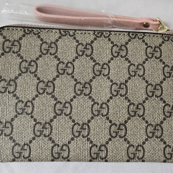 New Gucci GG Supreme Monogram Zip Around Wallet Wristlet Pink Accents - Picture 4 of 5